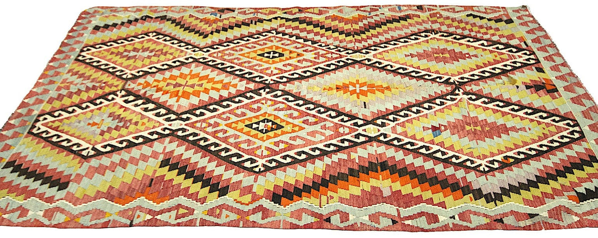 Dervishli - (5'3" x 9'2") Vintage Turkish Kilim