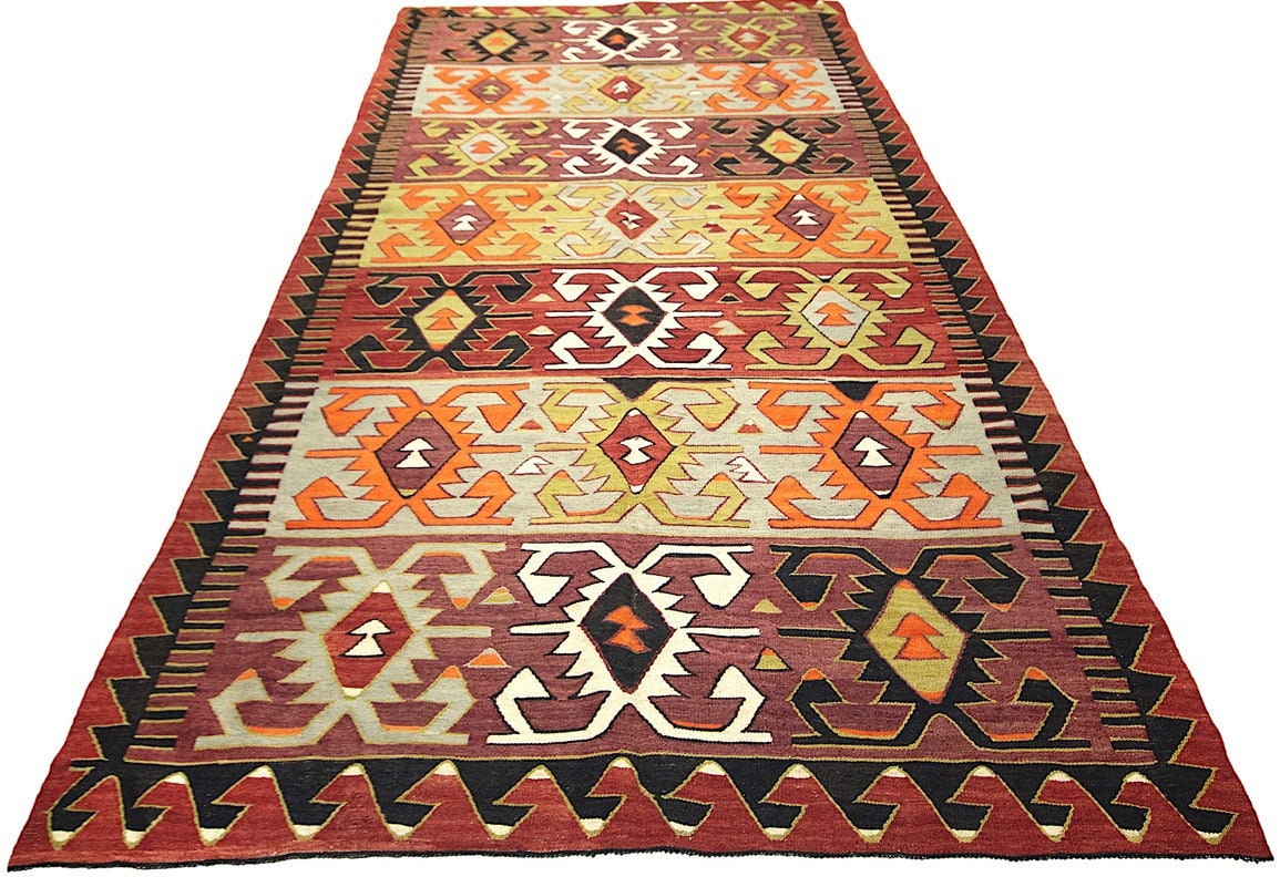 Bashkurt - (5'7" x 11'8") Vintage Turkish Kilim