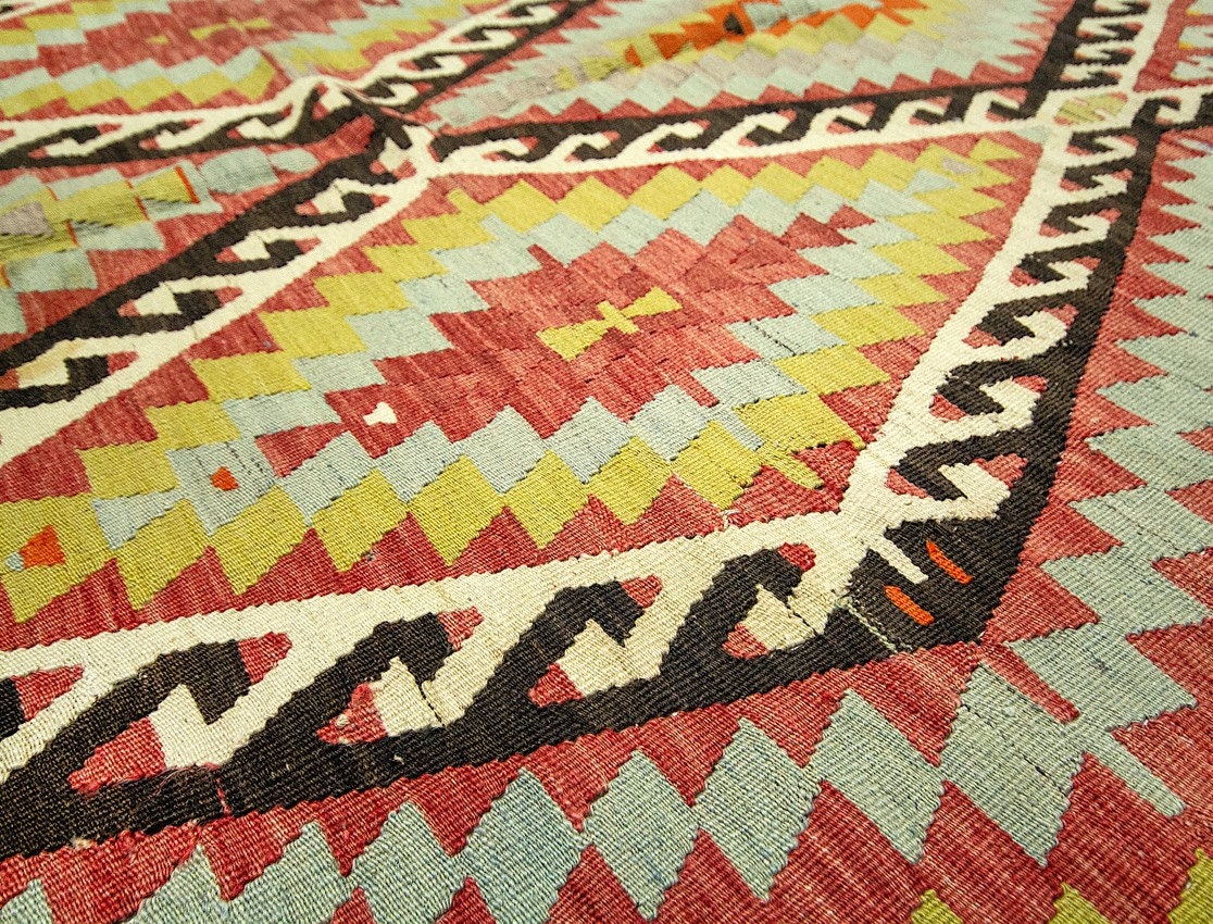 Dervishli - (5'3" x 9'2") Vintage Turkish Kilim